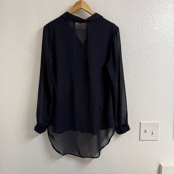 Have Bernard lightweight button up size medium - Picture 2 of 4